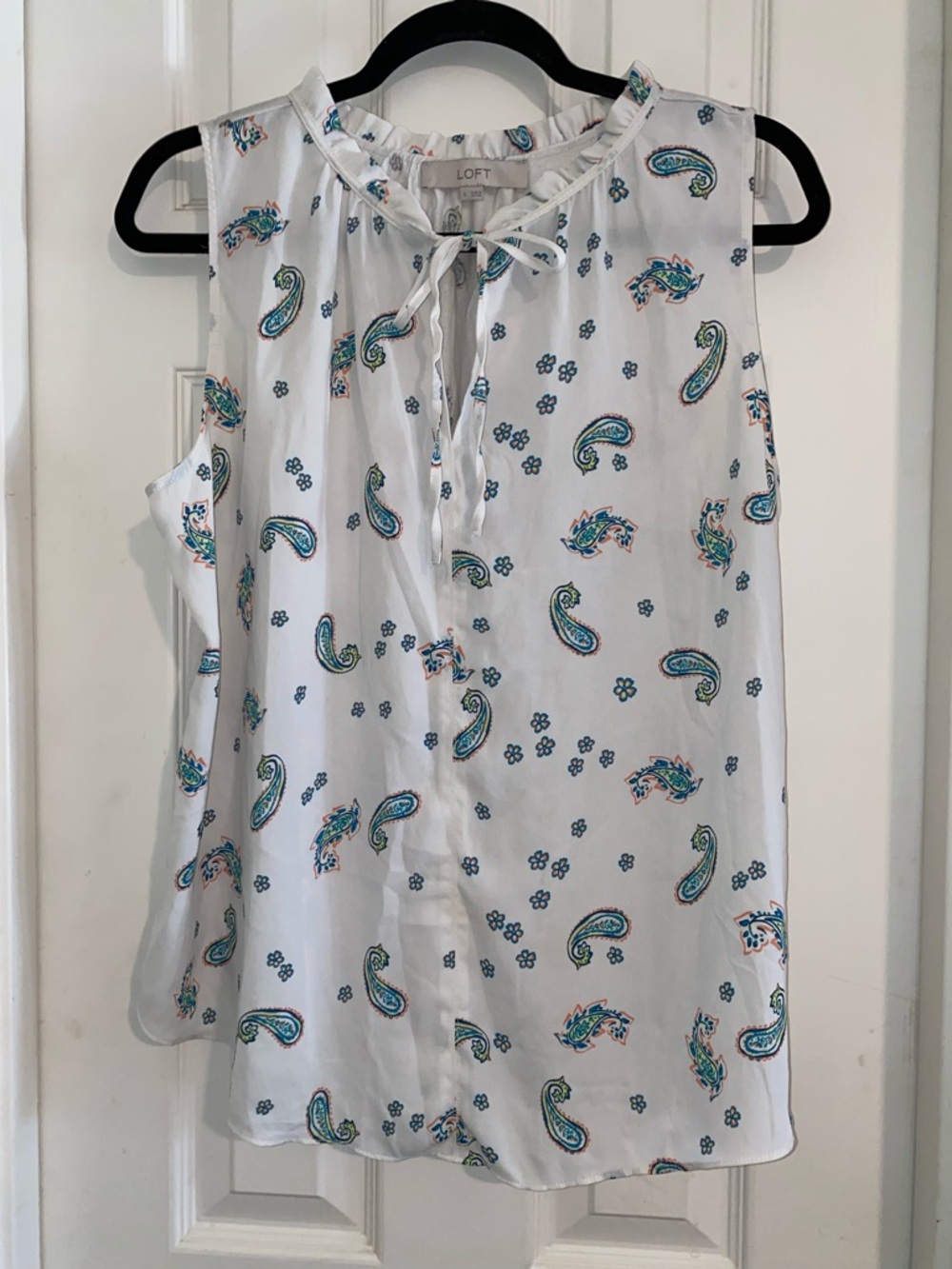 LOFT White‎ Paisley Tie-Front Sleeveless Top